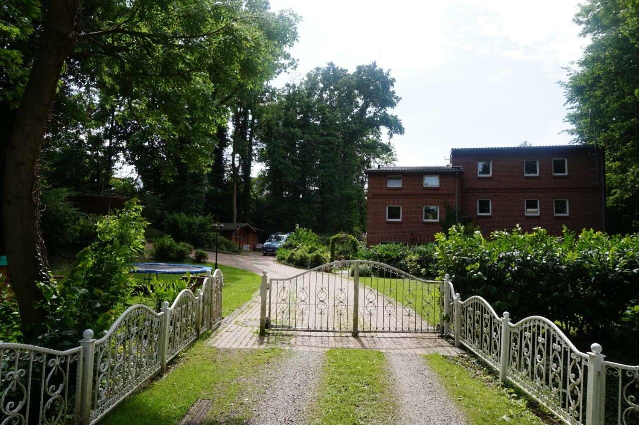 Ferienwohnung Am Muehlenpark ティメンドルファー・シュトラント エクステリア 写真
